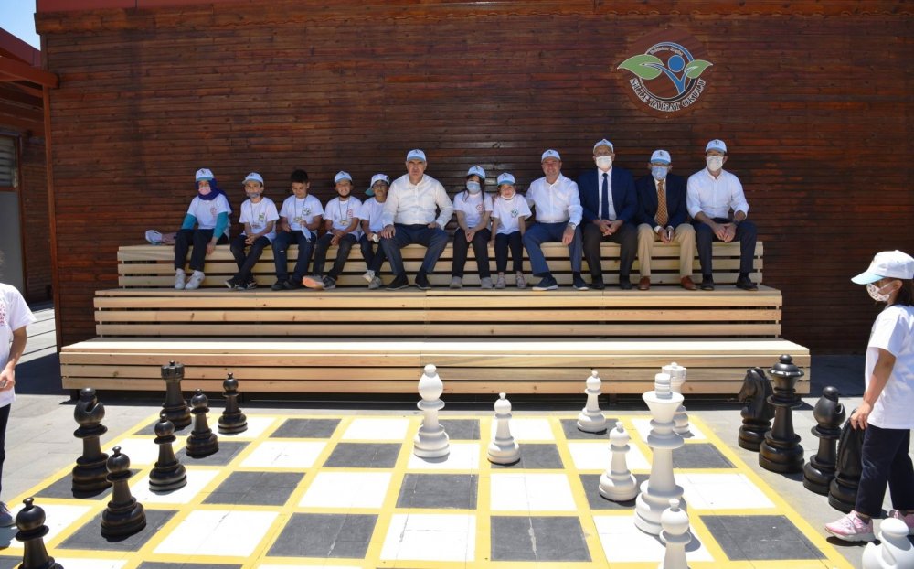 Konya Valisi Özkan Sille Tabiat Okulunda öğrencileriyle buluştu