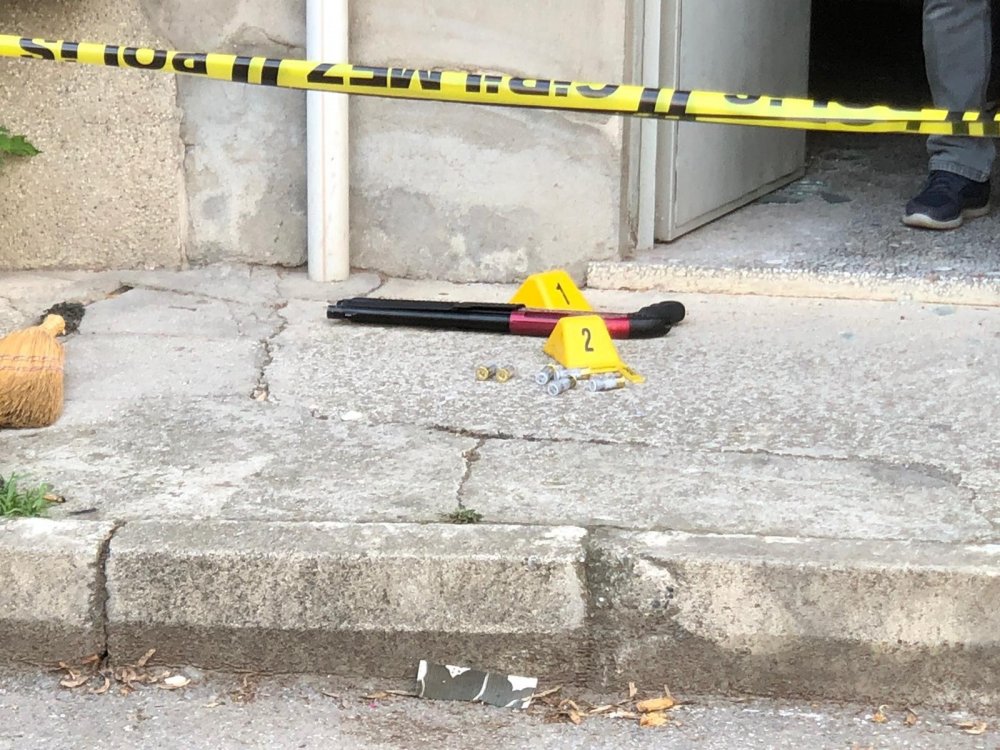 Bursa'da genç adam temizlik işçisi babasını vurdu