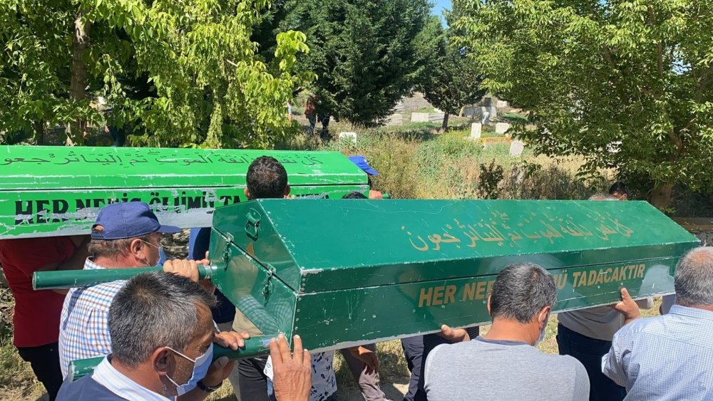Afyon'da boğularak can veren amca ve yeğene son görev