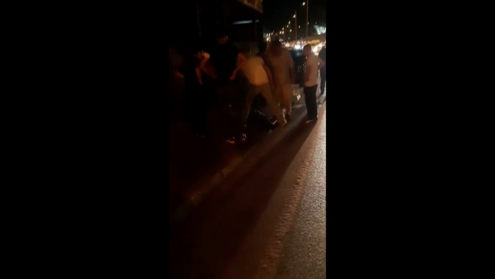 Akollü sürücünün çarptığı kağıt toplayıcısı yaralandı