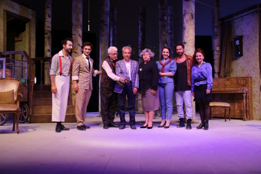 Akşehir Uluslararası Nasreddin Hoca Şenliği 'Ağaçlar Ayakta Ölür' ile final yaptı