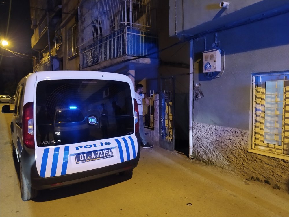 Adana’da iki kadın birbirini kanlar içinde bıraktı