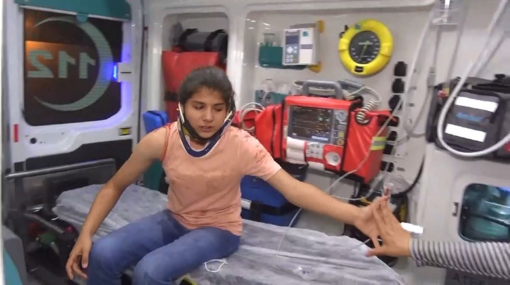 Aksaray'da eve giren arabadaki gençler sinir krizi geçirdi