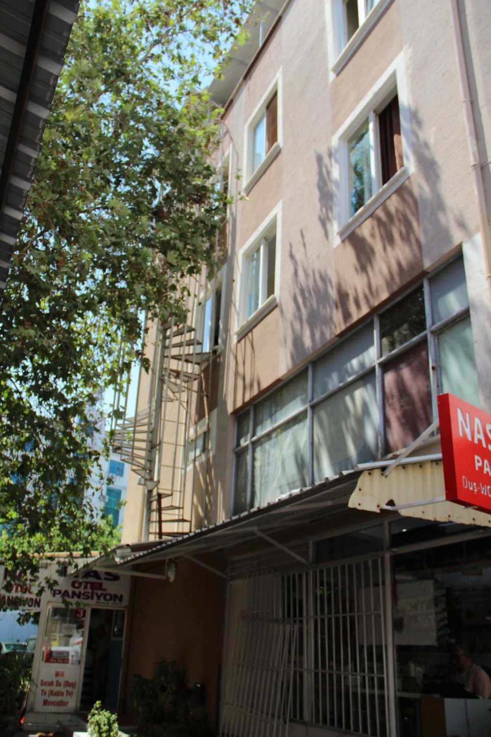 Antalya'da şüpheli ölüm! 32 yaşındaki gencin cesedi pansiyonda bulundu