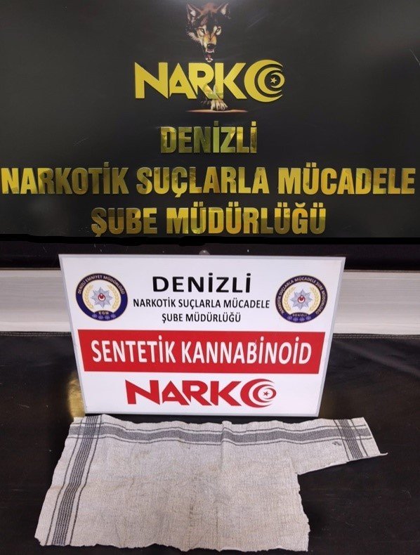İki ayrı otobüse uyuşturucu operasyonu! Yolcunun valizinden emdirilmiş halde çıktı
