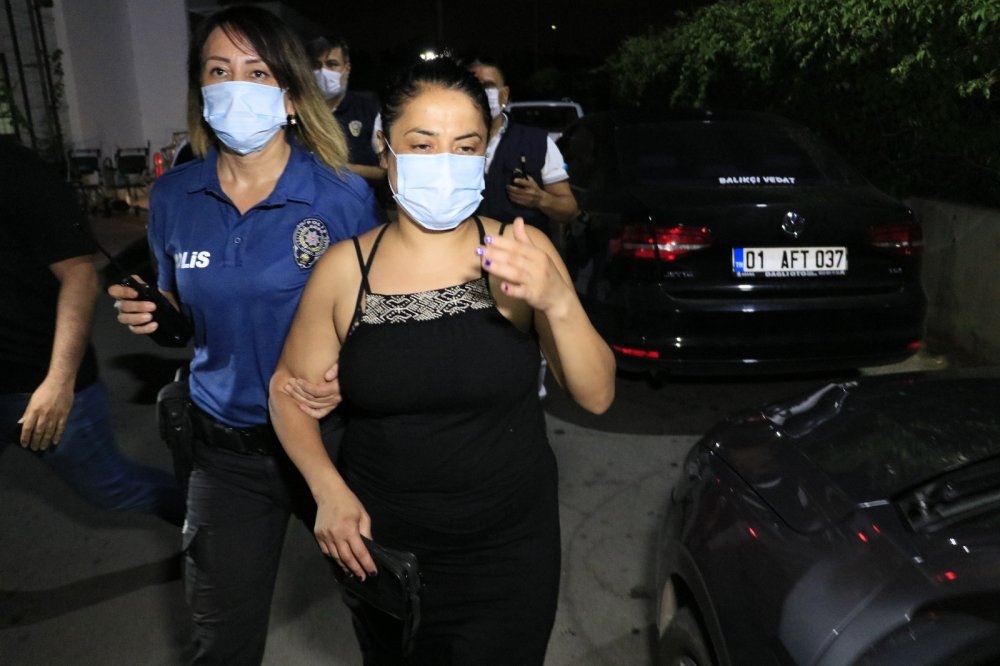 Adana'da Türk Bayrağını indirip çöp kutusuna atan kadının savunması 'pes' dedirdi