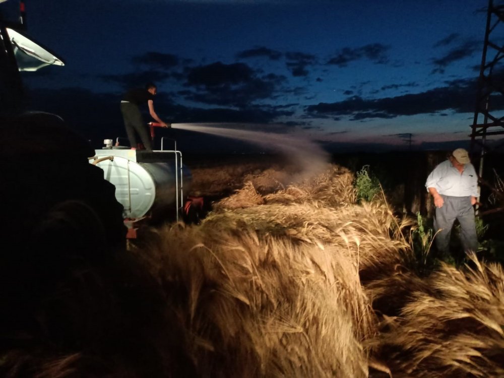 Konya'daki yangını gönüllü itfaiyeciler söndürdü