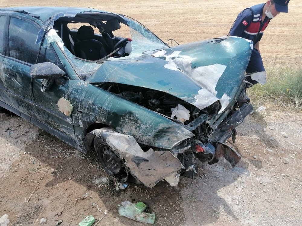 Aksaray - Ankara yolunda otomobil takla attı! 1’i bebek 3 kişi yaralandı