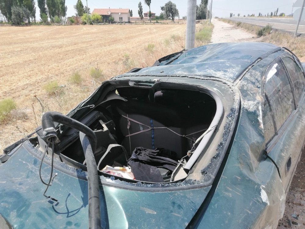 Aksaray - Ankara yolunda otomobil takla attı! 1’i bebek 3 kişi yaralandı