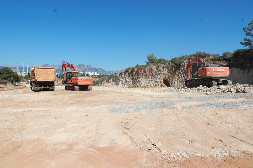 Konyaaltı trafiği rahatlayacak! Yeni yol yapılıyor