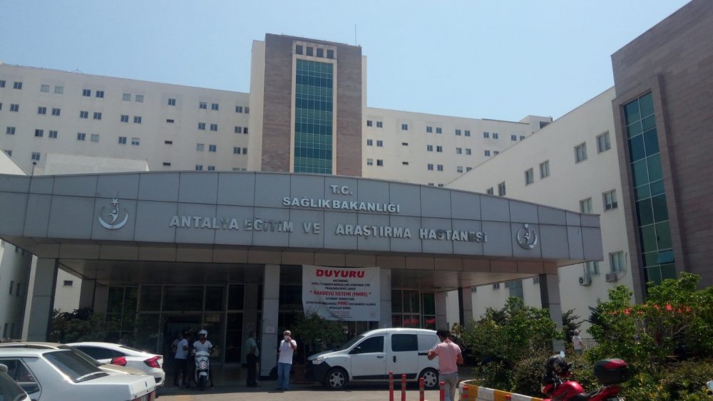 Siirt'te görevli Astsubay Antalya'da hastane tuvaletinde beylik tabancasıyla intihar etti