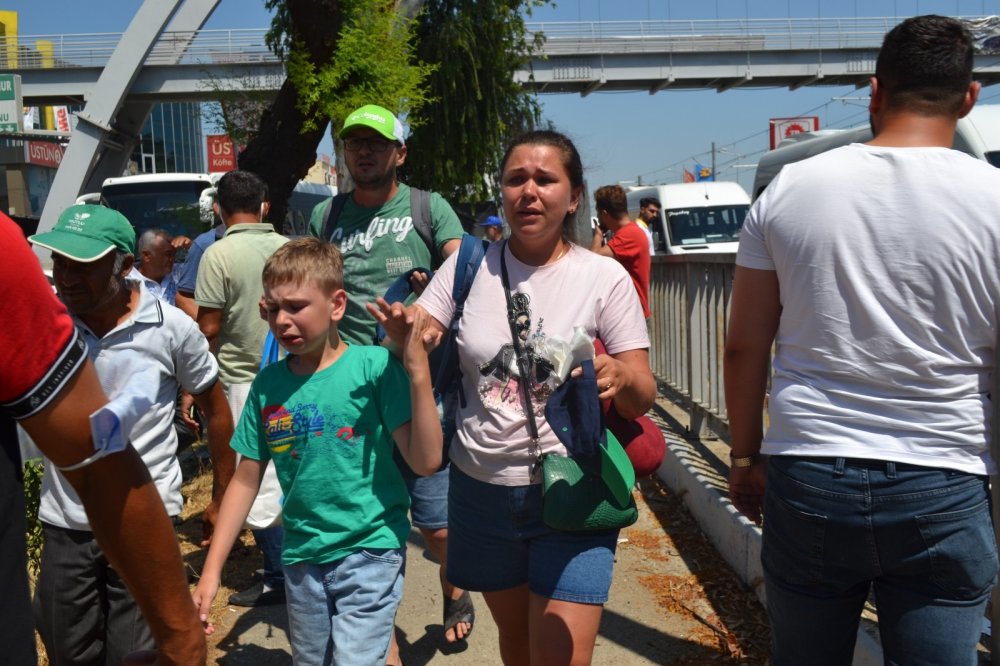 Alanya'da korku dolu anlar! Camları kırıp dışarı atladılar