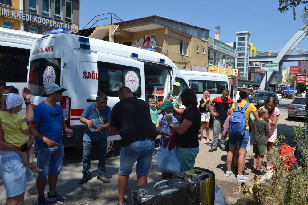 Alanya'da korku dolu anlar! Camları kırıp dışarı atladılar