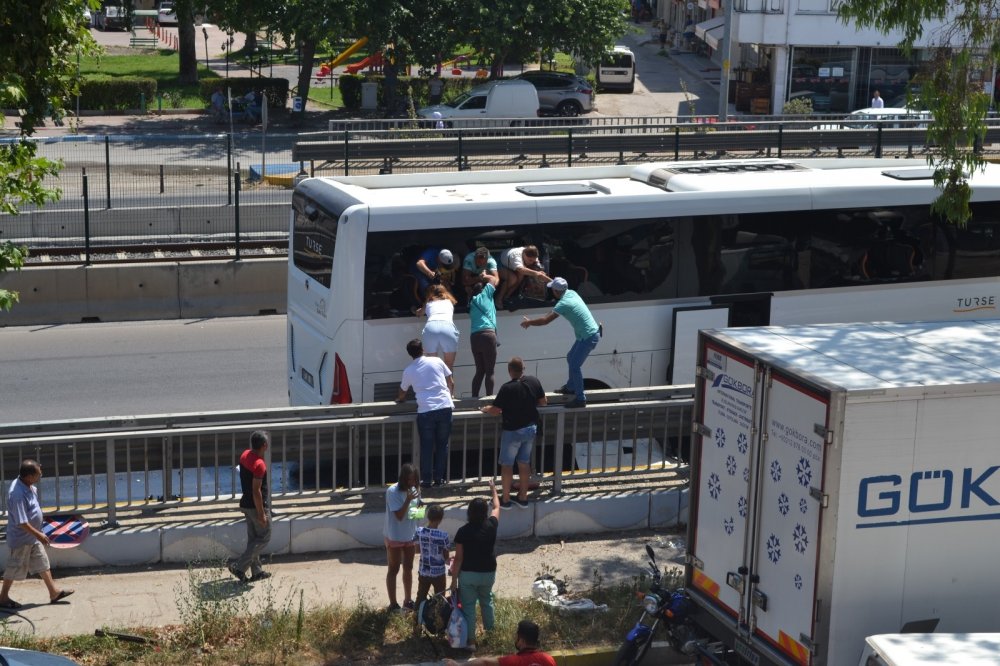 Alanya'da korku dolu anlar! Camları kırıp dışarı atladılar