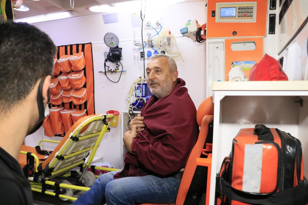 Adana'da polis memuru bıçaklandı