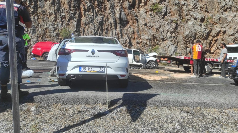 Konya-Antalya Yolu'nu kapatan trafik kazası