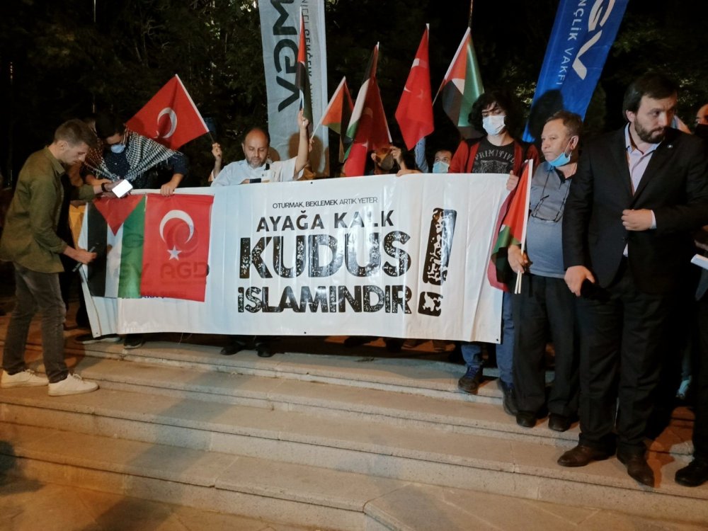 AGD ve Genç Memur Sen'den İsrail Büyükelçiliği önünde protesto