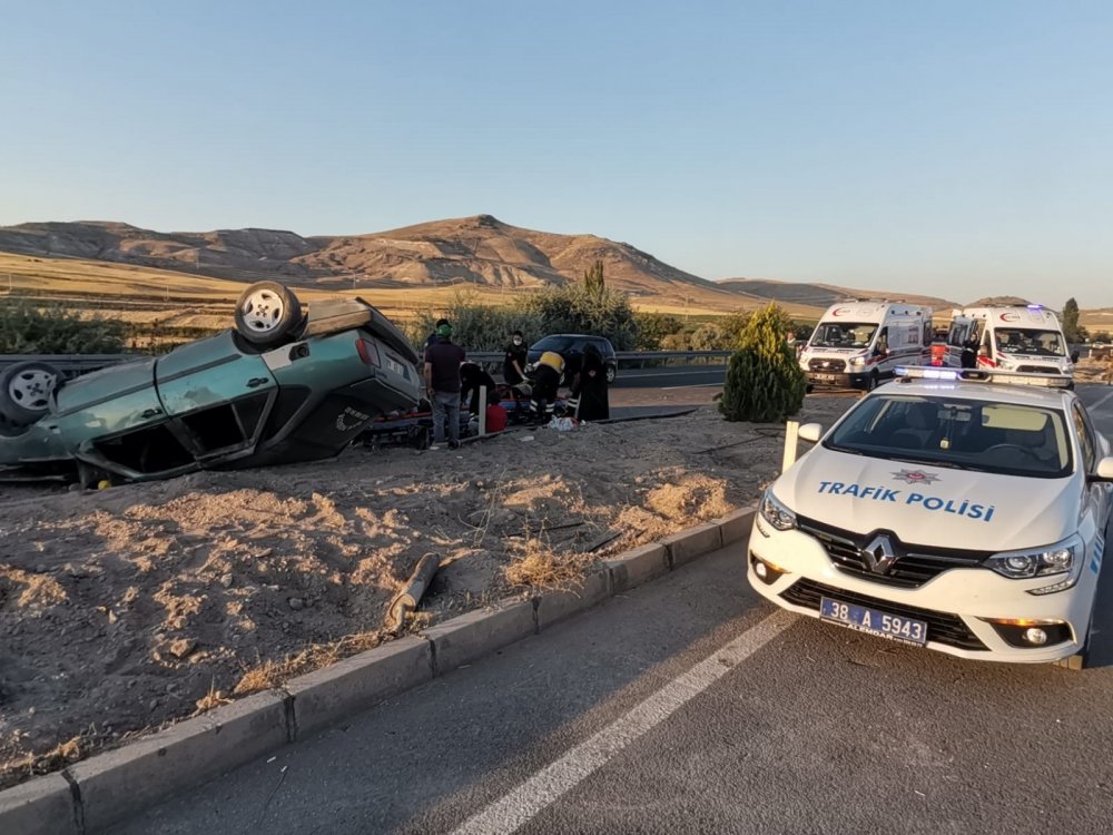 Ankara - Kayseri yolunda otomobil takla attı! 5 kişilik aile ölümden döndü