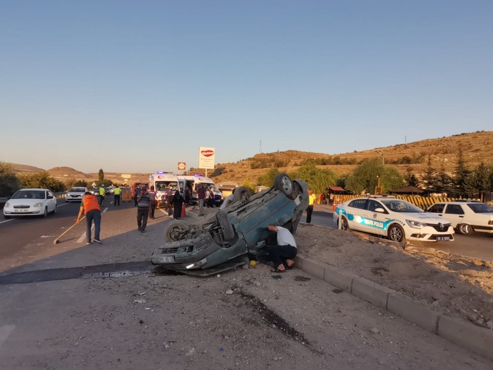 Ankara - Kayseri yolunda otomobil takla attı! 5 kişilik aile ölümden döndü