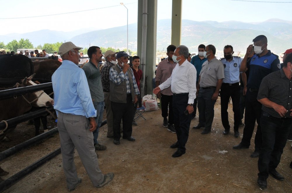 Başkan Akkaya Akşehir Hayvan Pazarı'nda vatandaşlarla buluştu