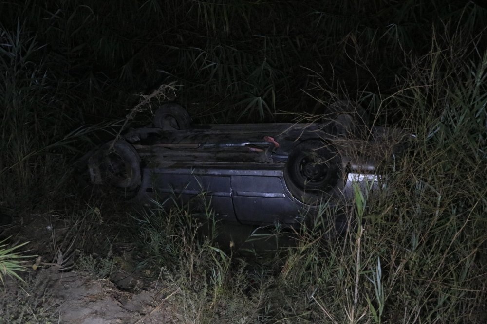 Adana’da otomobil kanala düştü! Anne ve 4 çocuğu yaralandı