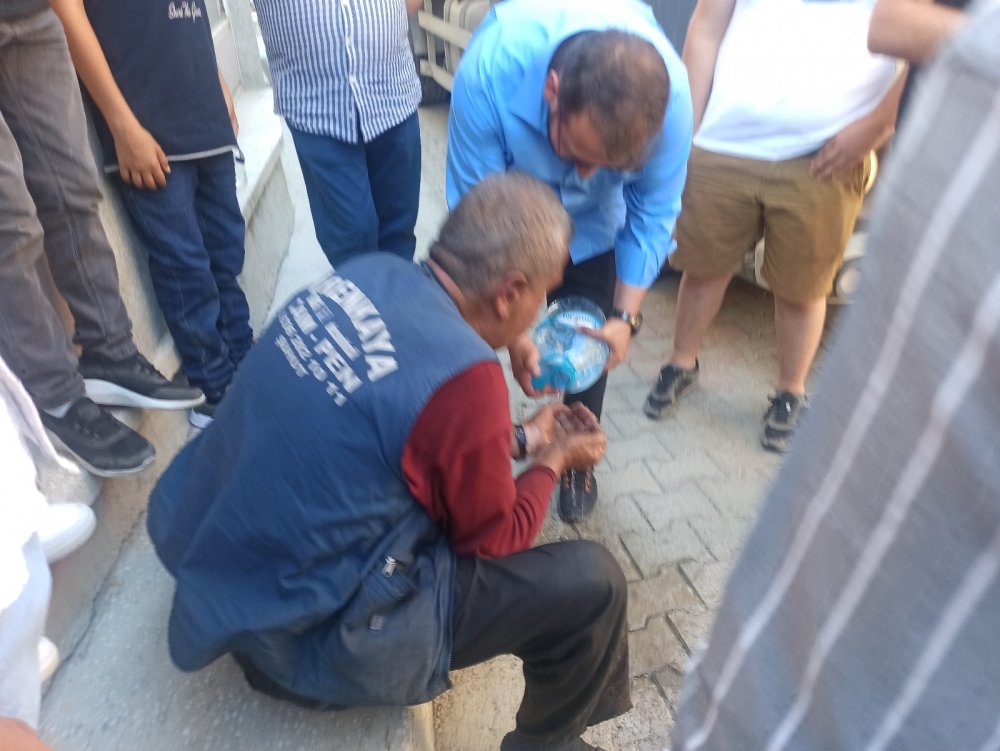 Afyon'da yangın! Ekmek teknesini kurtarmak isteyen Mehmet Paksoy son anda kurtarıldı