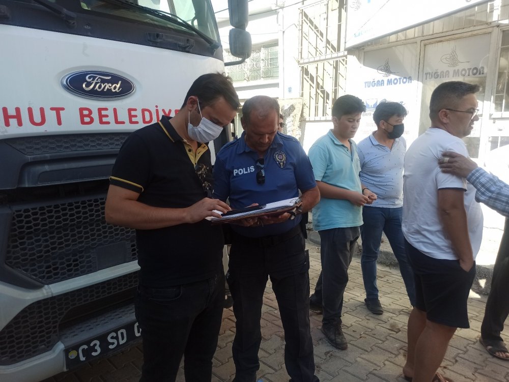 Afyon'da yangın! Ekmek teknesini kurtarmak isteyen Mehmet Paksoy son anda kurtarıldı