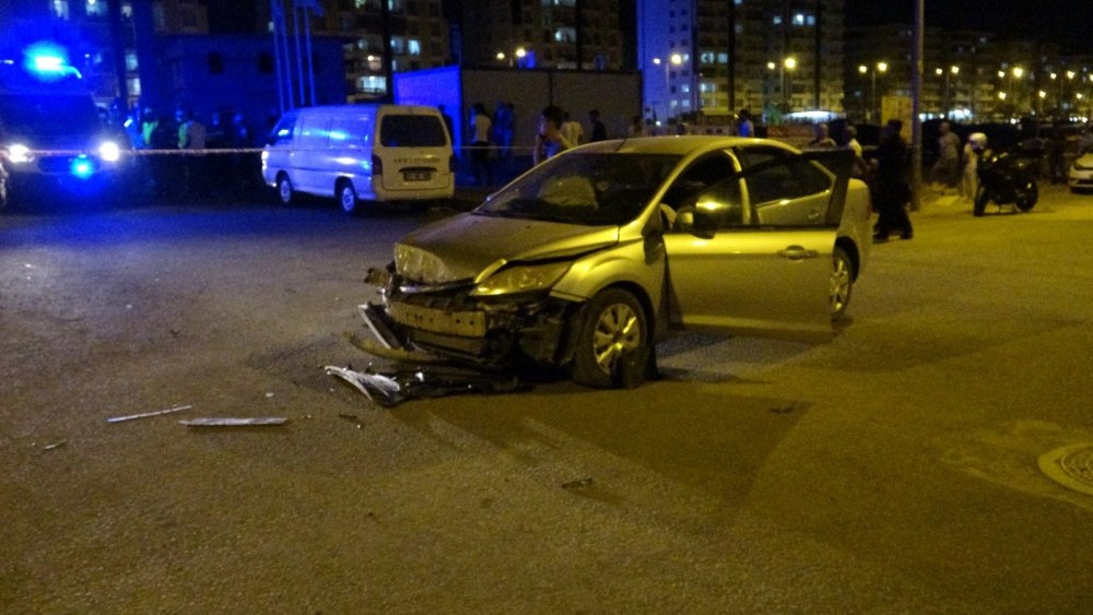 Bayram satışından dönen ayakkabıcı Celal Korhan kendi aracının altında can verdi