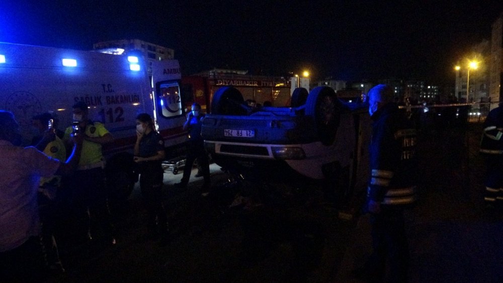 Bayram satışından dönen ayakkabıcı Celal Korhan kendi aracının altında can verdi