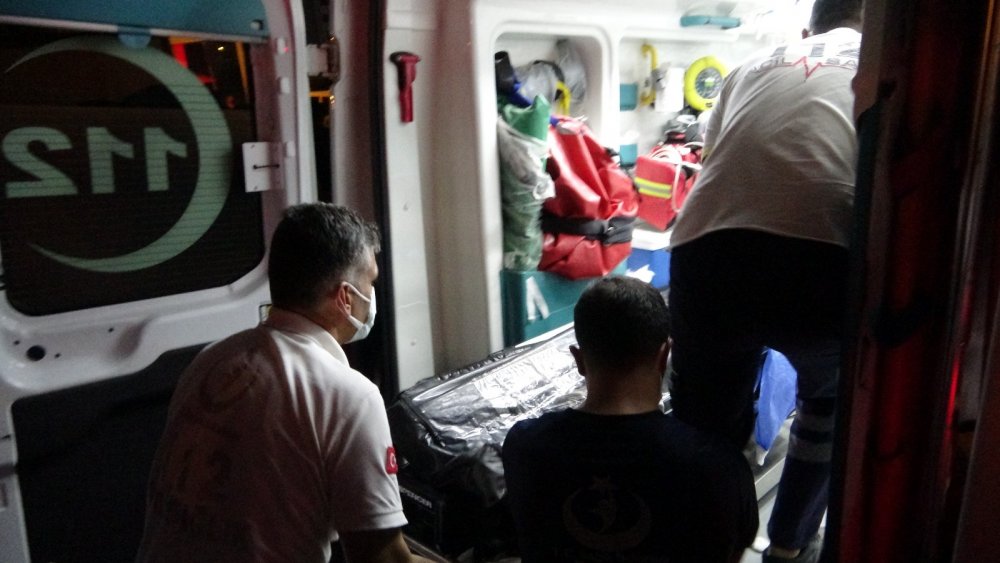 Bayram satışından dönen ayakkabıcı Celal Korhan kendi aracının altında can verdi