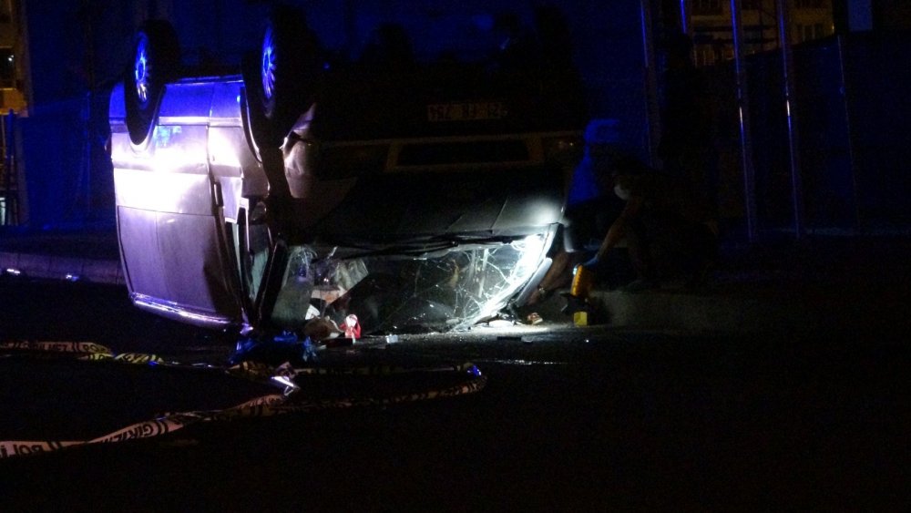 Bayram satışından dönen ayakkabıcı Celal Korhan kendi aracının altında can verdi