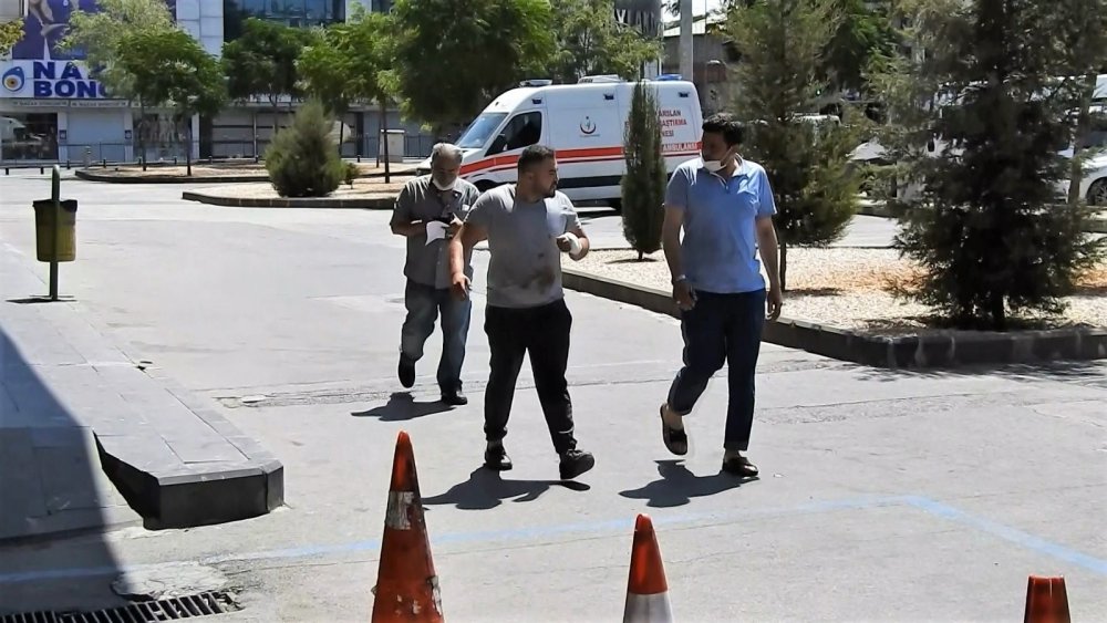 Gaziantep'te acemi kasaplar hastanelere koştu