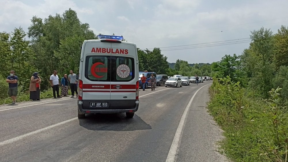 Kurban kesimi dönüşünde feci kaza! Otomobiller kafa kafaya çarpıştı: 6 yaralı