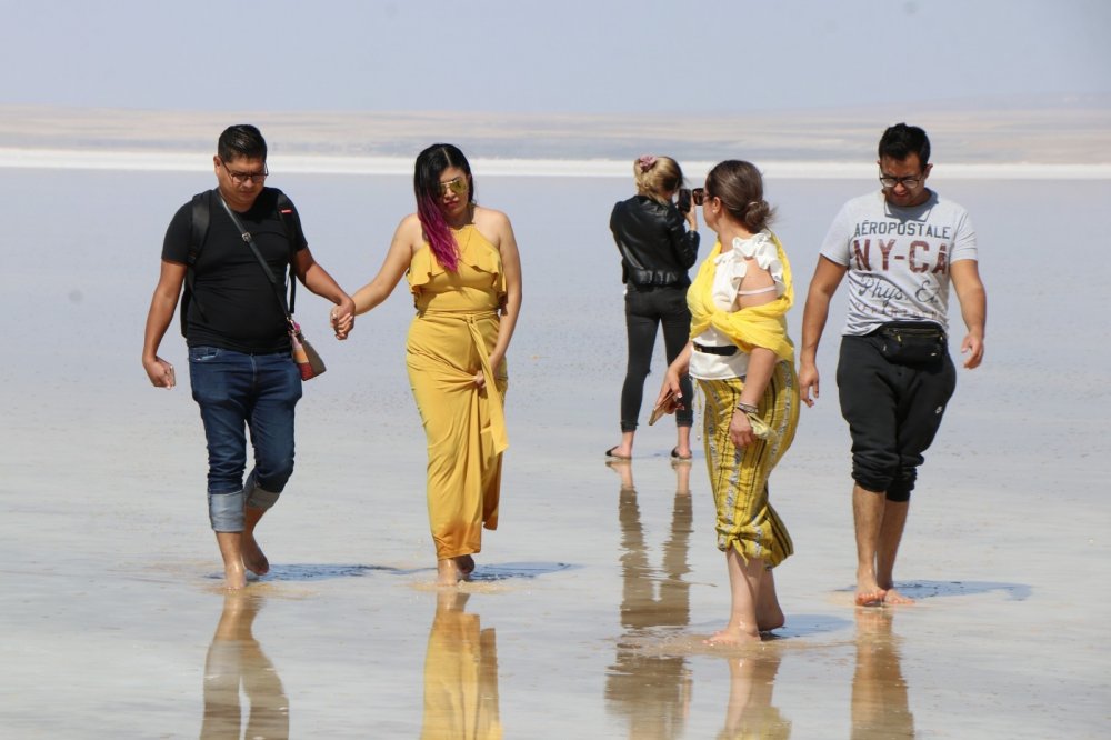 Tuz Gölü’nde yürüme turizmi rekor kırıyor