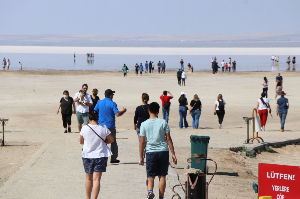 Tuz Gölü’nde yürüme turizmi rekor kırıyor