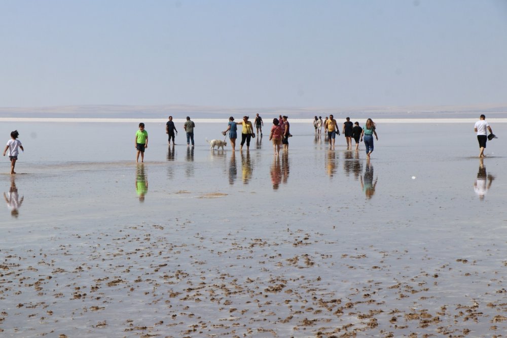 Tuz Gölü’nde yürüme turizmi rekor kırıyor