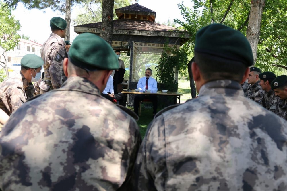 Konya'nın yeni Emniyet Müdürü Engin Dinç silah arkadaşlarıyla bayramlaştı