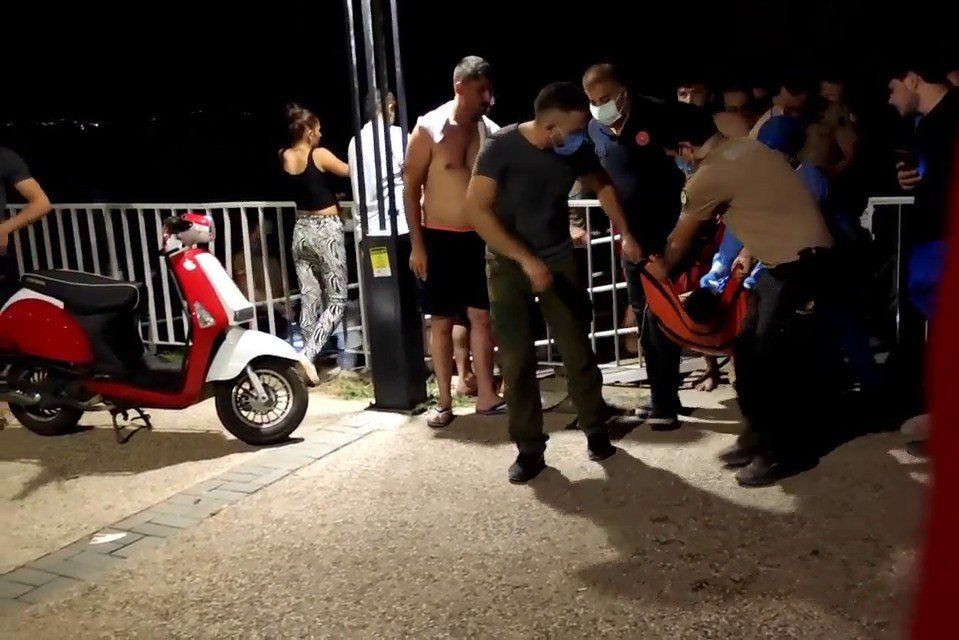 Antalya'da denize giren iki Afyonlu gençlerden Emre Öz boğuldu Hüseyin Tekin yoğun bakımda