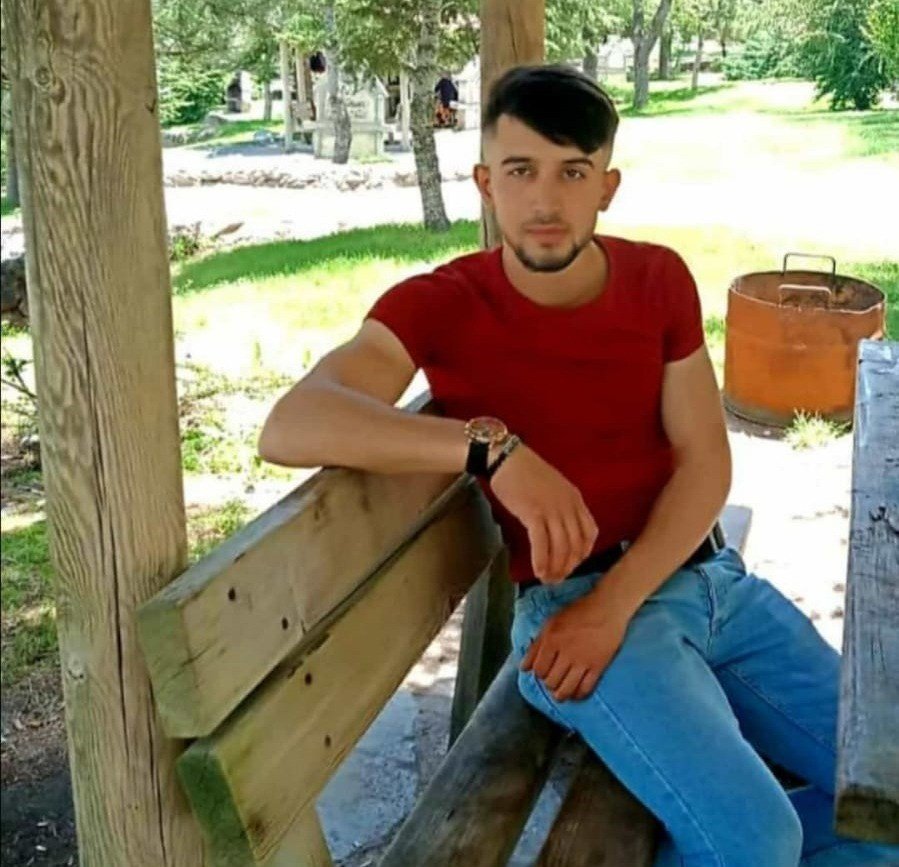 Antalya'da denize giren iki Afyonlu gençlerden Emre Öz boğuldu Hüseyin Tekin yoğun bakımda