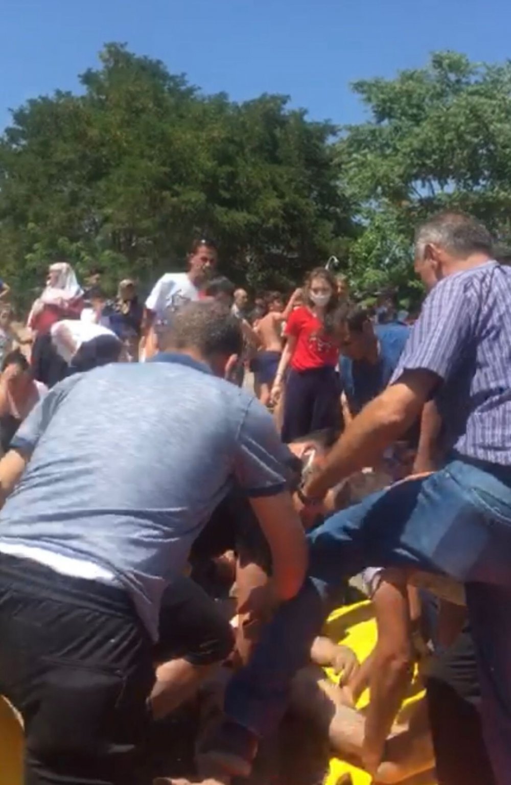 Hazar Gölü'ne serinlemek için giren Halil İbrahim Akgül hayatını kaybetti