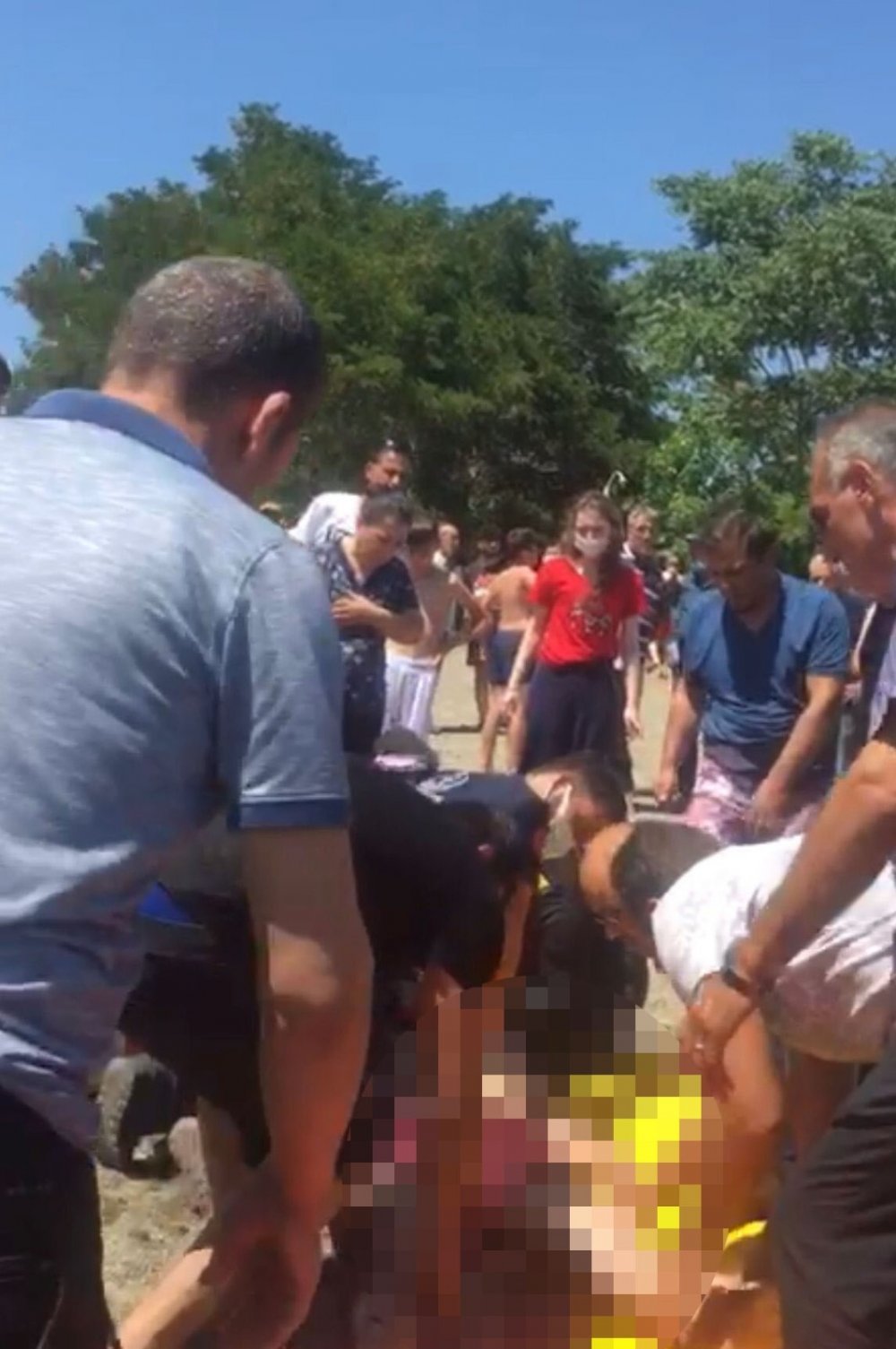 Hazar Gölü'ne serinlemek için giren Halil İbrahim Akgül hayatını kaybetti