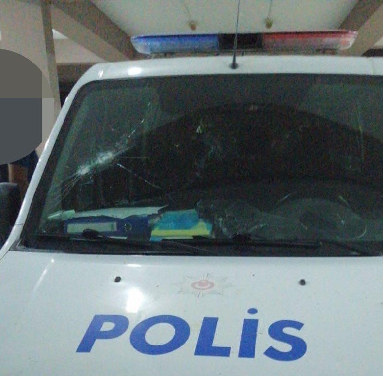 Koronadan ölen 83 yaşındaki Nafiye Aydın'ın yakınları sağlık çalışanları ve polislere saldırdı