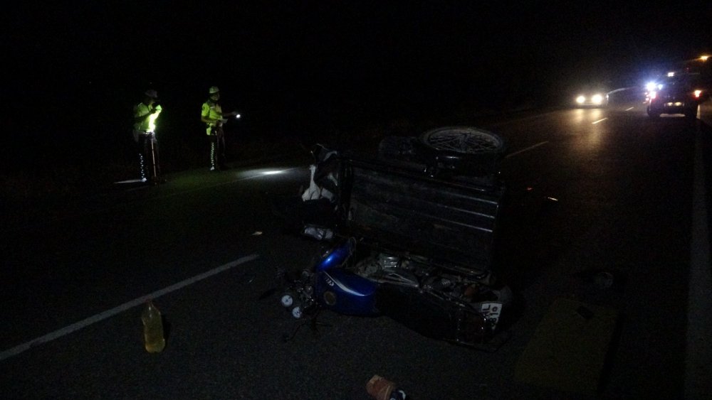 Sepetli motosiklet traktöre arkadan çarptı! Sürücüsü ağır yaralı