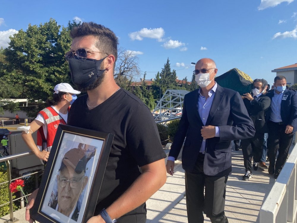 Şevket Sabancı dualarla defnedildi