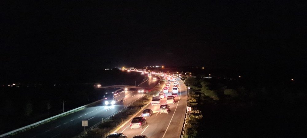 Bayram dönüşü 21 ilin kesiştiği Kemikli rampalarında uzun kuyruk oluştu