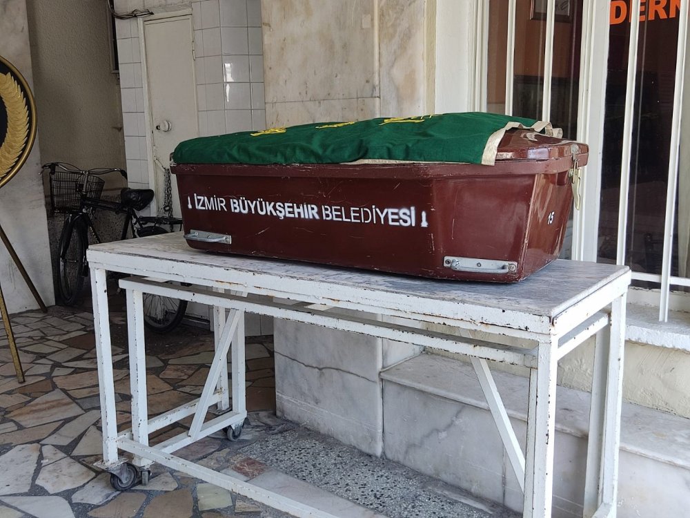 İzmir'de yanan kamyonette can veren 6 yaşındaki Cesur Tayar defnedildi