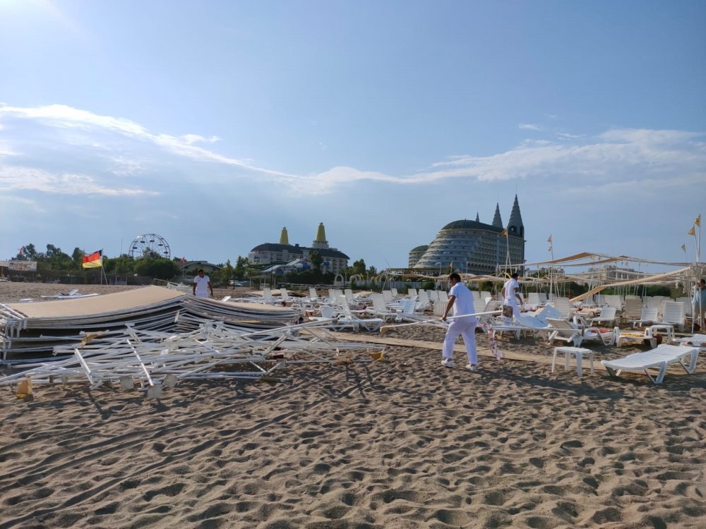 Antalya’da hortum dehşeti! Sahildeki 6 tatilci yaralandı