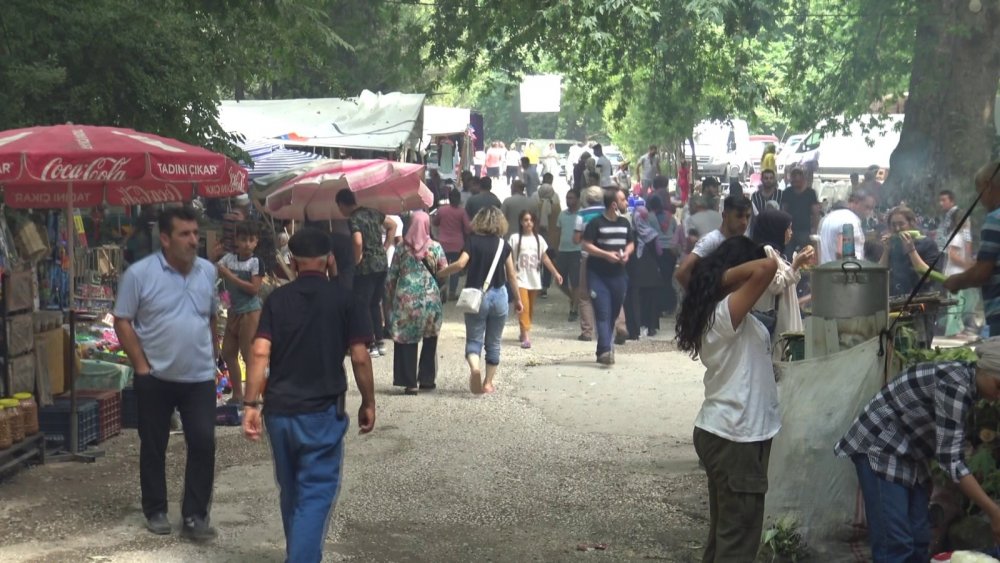 Ermenek'in 500 yıllık Zeyve Pazarı cezibe merkezine dönüştü