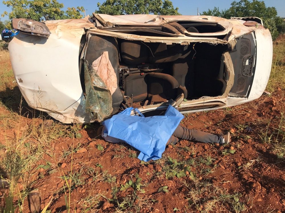 Kilis - Gaziantep yolunda otomobil şarampole uçtu! Eski eşler öldü