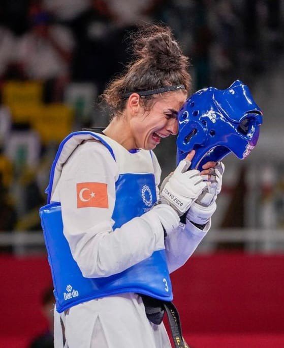 Milli tekvandocu Hatice Kübra İlgün Tokyo'da tarih yazdı
